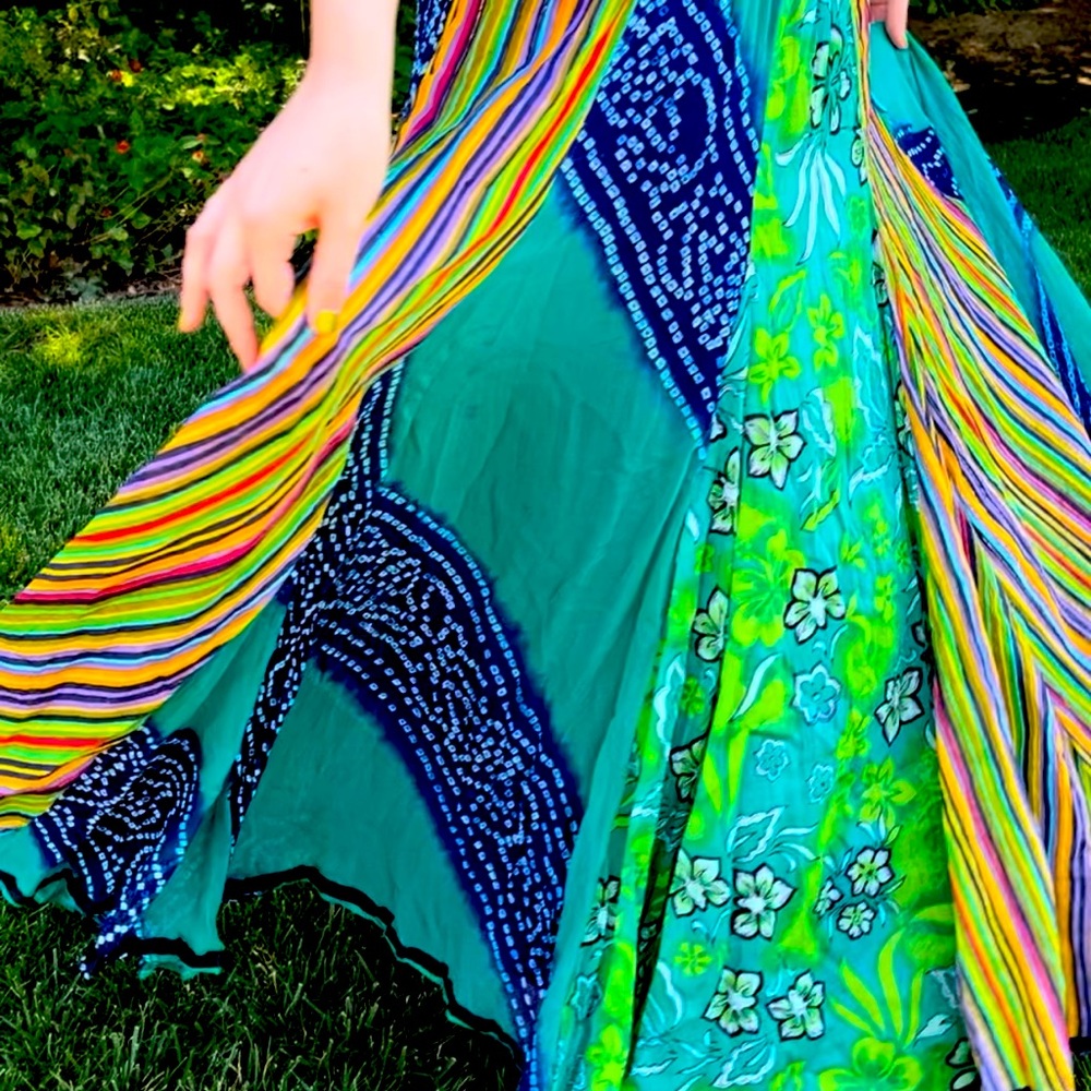 Boho women’s skirt size medium beautiful multicolored skirt